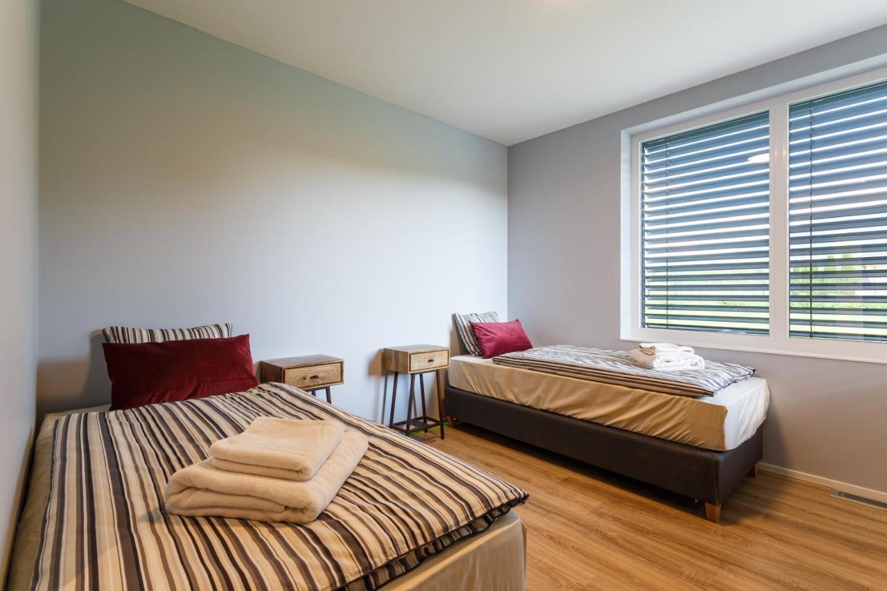 Apartman Na Golfu Celadna Exterior photo